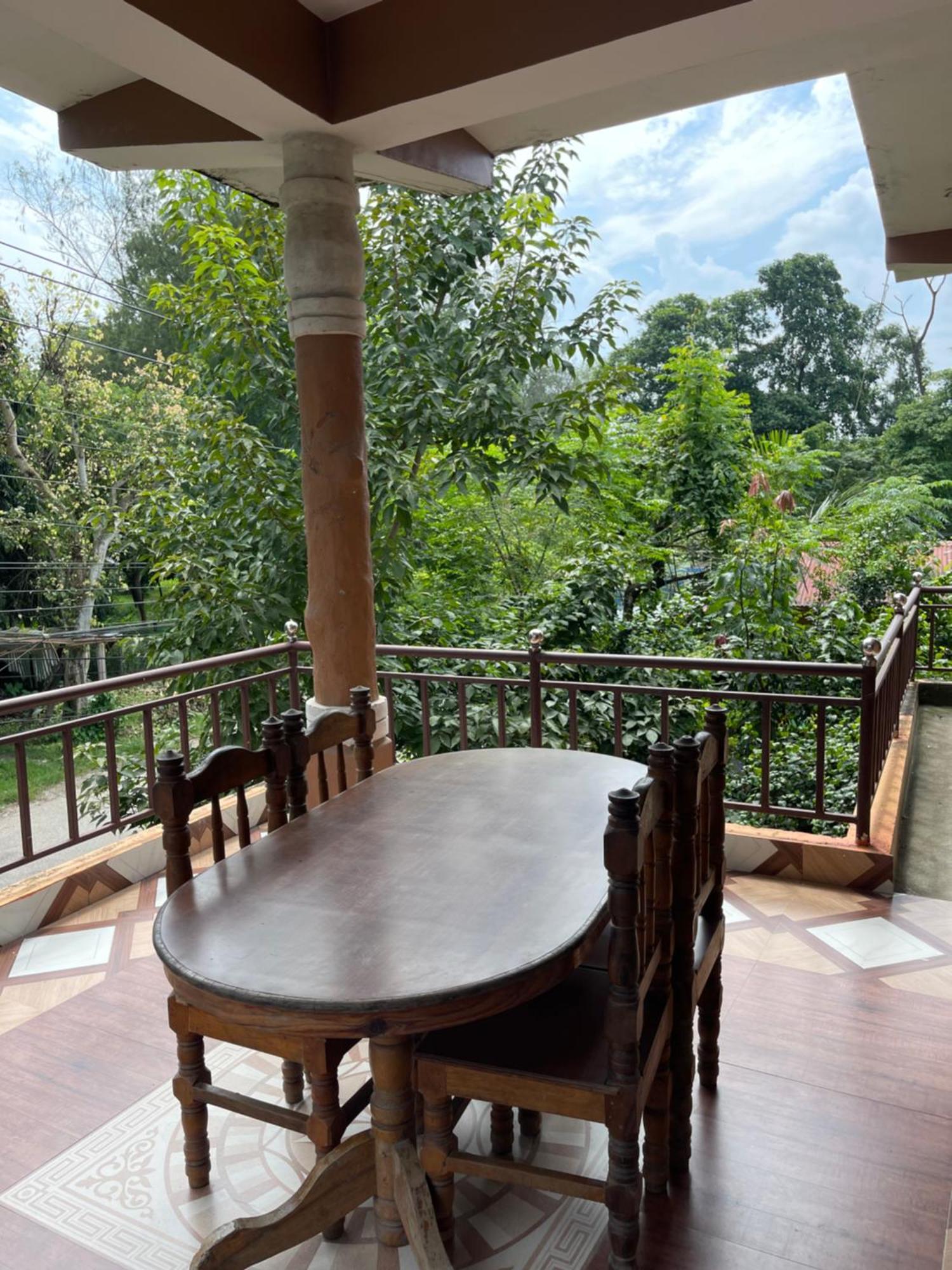 Tara Guesthouse - Sauraha,Chitwan Exteriör bild