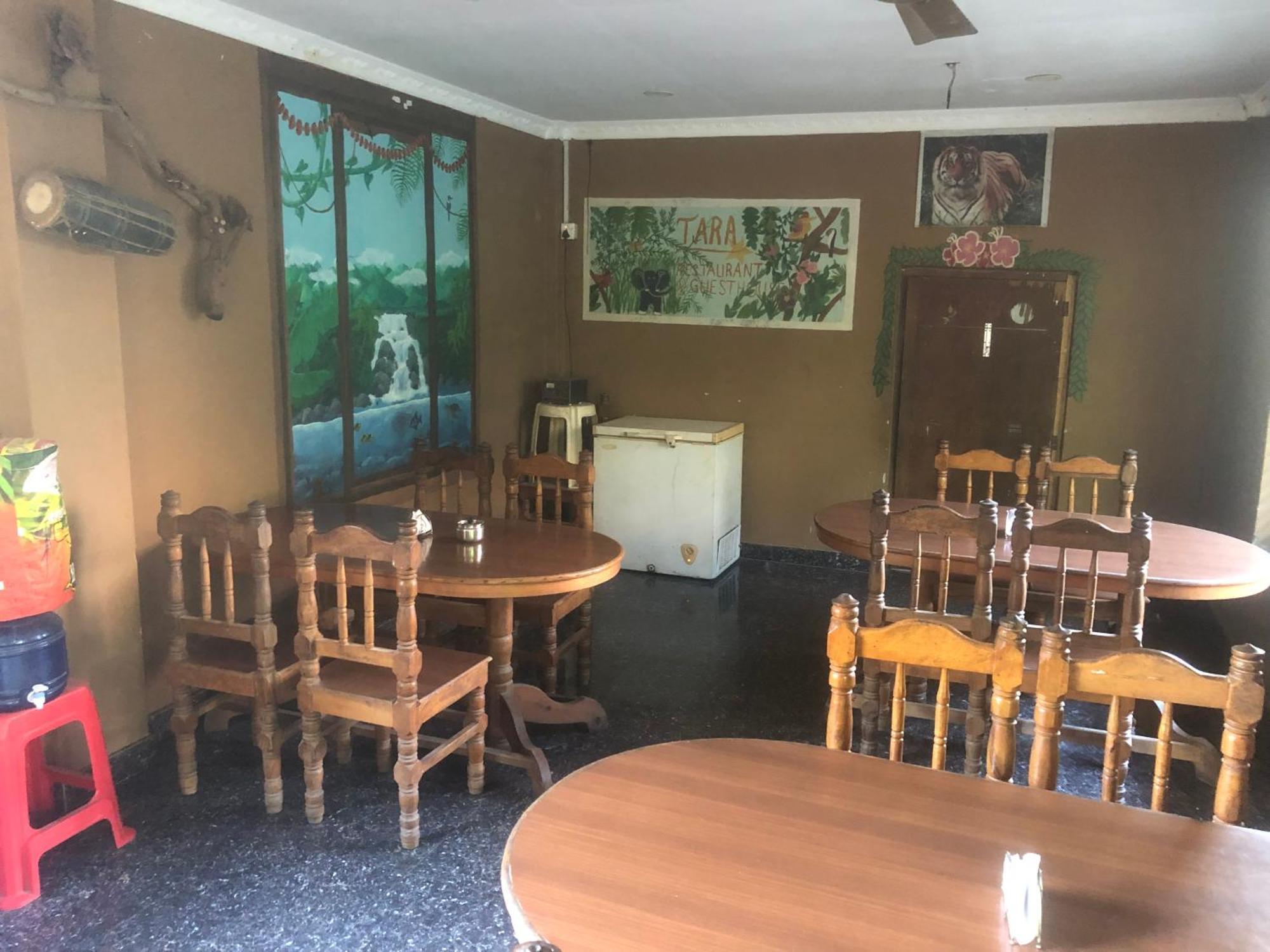 Tara Guesthouse - Sauraha,Chitwan Exteriör bild