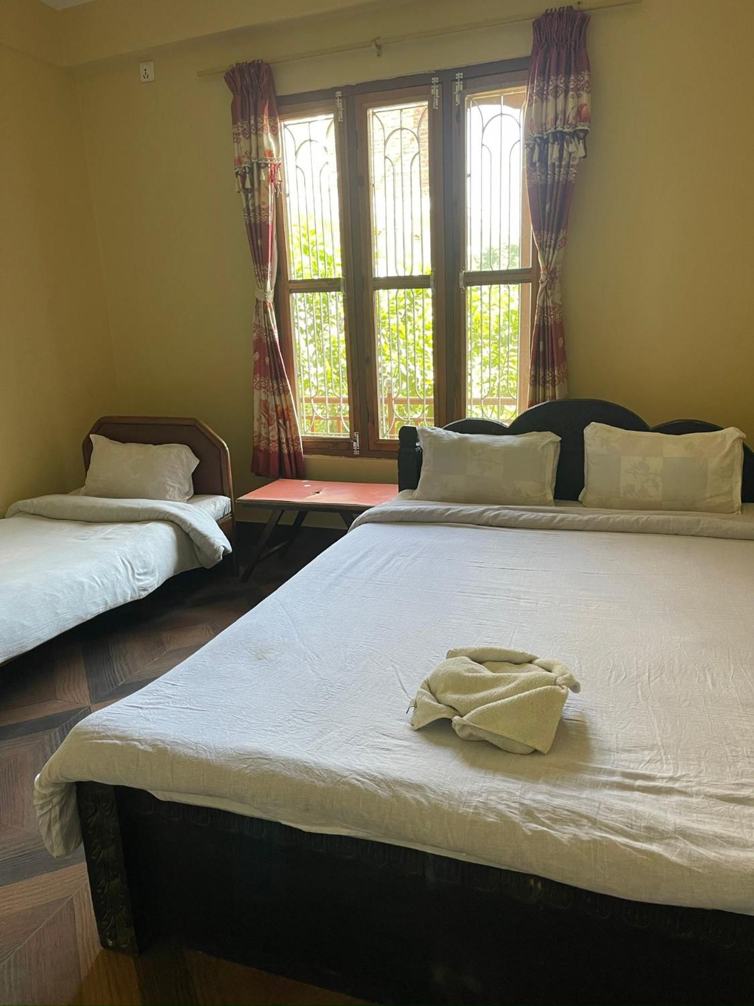 Tara Guesthouse - Sauraha,Chitwan Exteriör bild